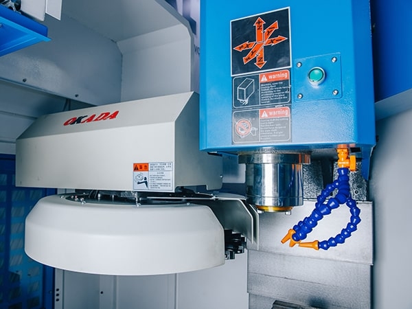 Вертикальный обрабатывающий центр с ЧПУ MetalTec TOPMILL 850S (4-х осевой) — фото 4