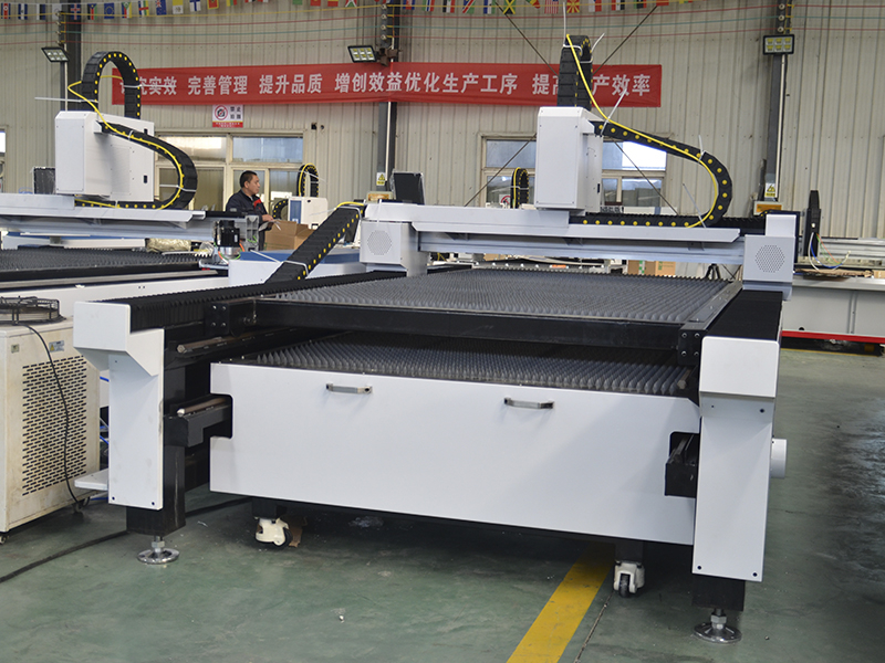 Лазерный станок для резки металла MetalTec 1530C (3000W, ручная смена столов) — фото 9