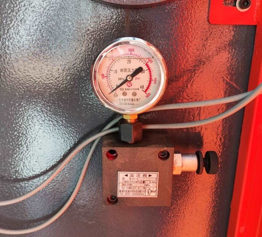 Гидравлический листогибочный пресс Metal Master HPJ 32125 C Sensor (с бомбированием) — фото 11