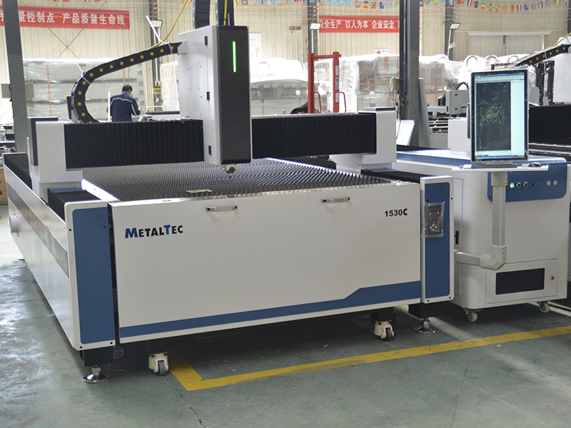 Лазерный станок для резки металла MetalTec 1530C (3000W, ручная смена столов) — фото 6