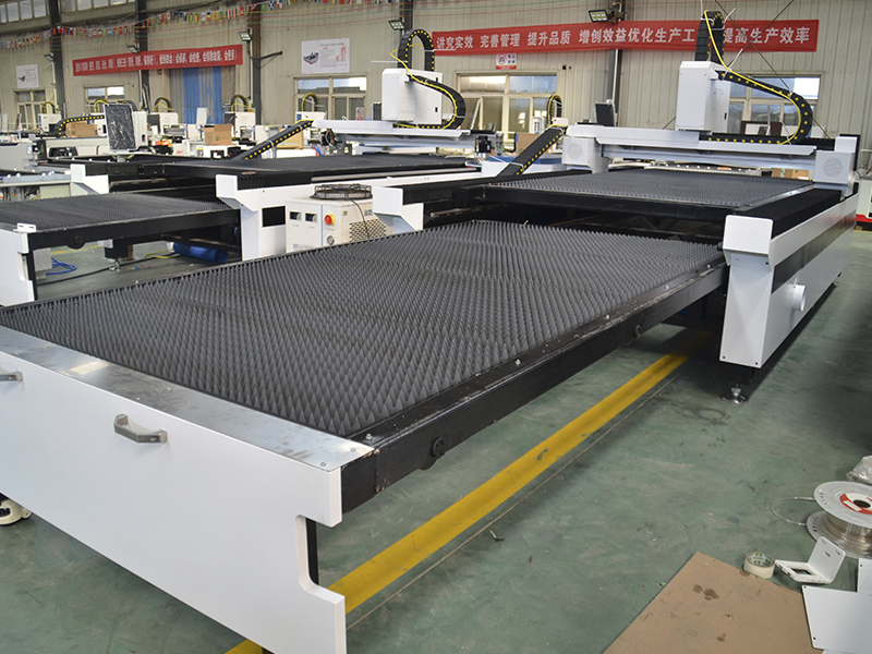 Лазерный станок для резки металла MetalTec 1530C (3000W, ручная смена столов) — фото 8