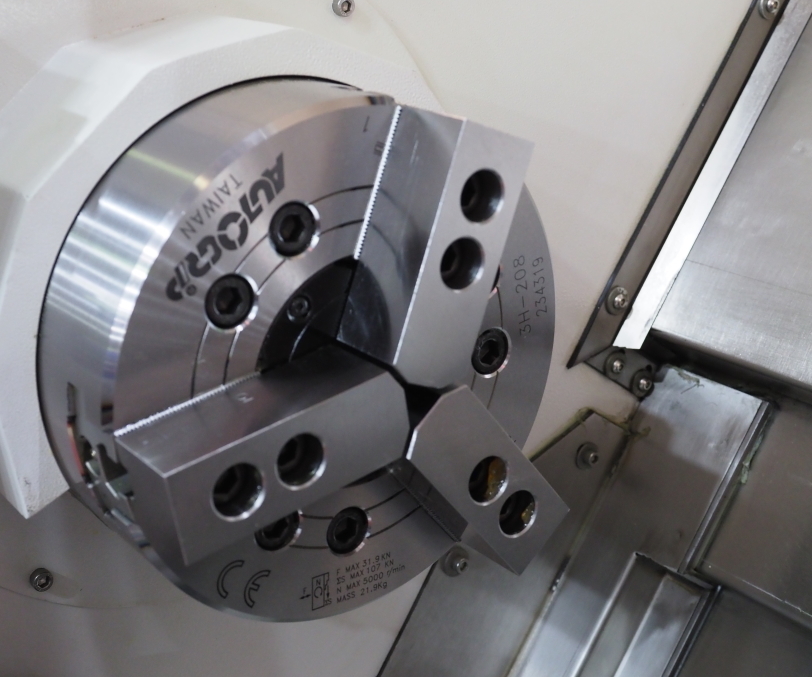 Горизонтальные токарные станки MetalCraft TCK56-1000 c ЧПУ Fanuc с датчиком Renishaw HPMA, с люнетом (TCK56-1000.F11/15.A2-8.12T.254T.R.L) — фото 2