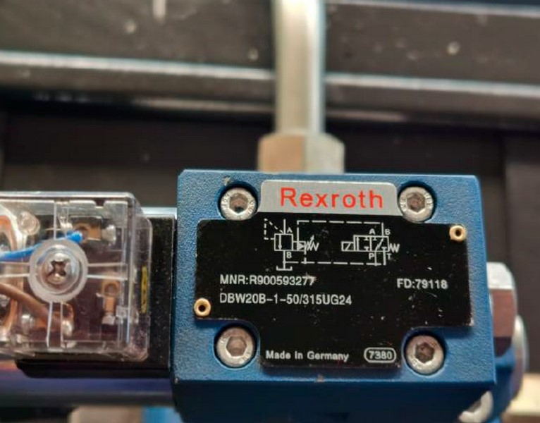 Листогибочный гидравлический пресс MetalTec HBM 160/3200M (E22, инвертор заднего упора) — фото 6